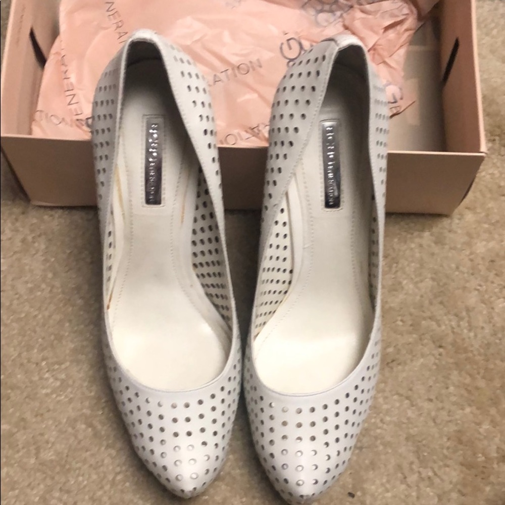 White BcBG Pump